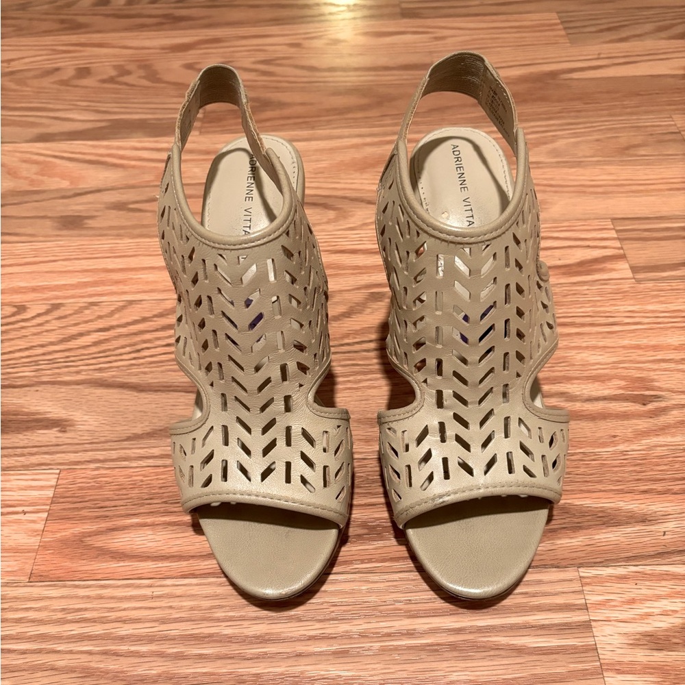 Adrienne Vittadini Heeled Sandals Tan size 8.5